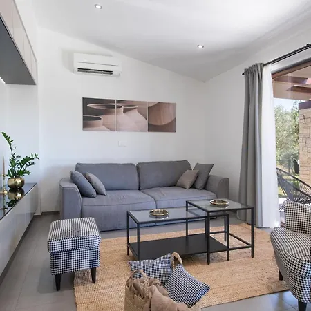 Silentio Villa *